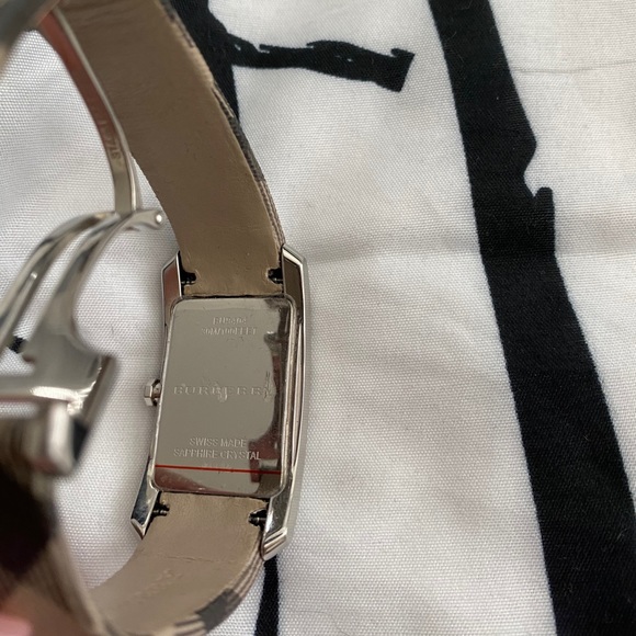 Authentic Burberry watch - Picture 3 of 5